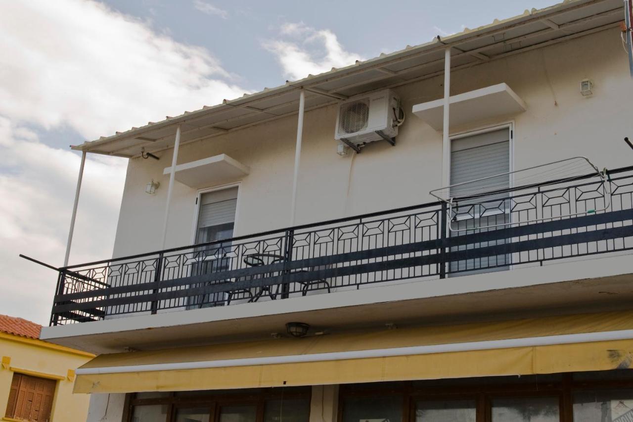 Makri Square Apartment Екстериор снимка