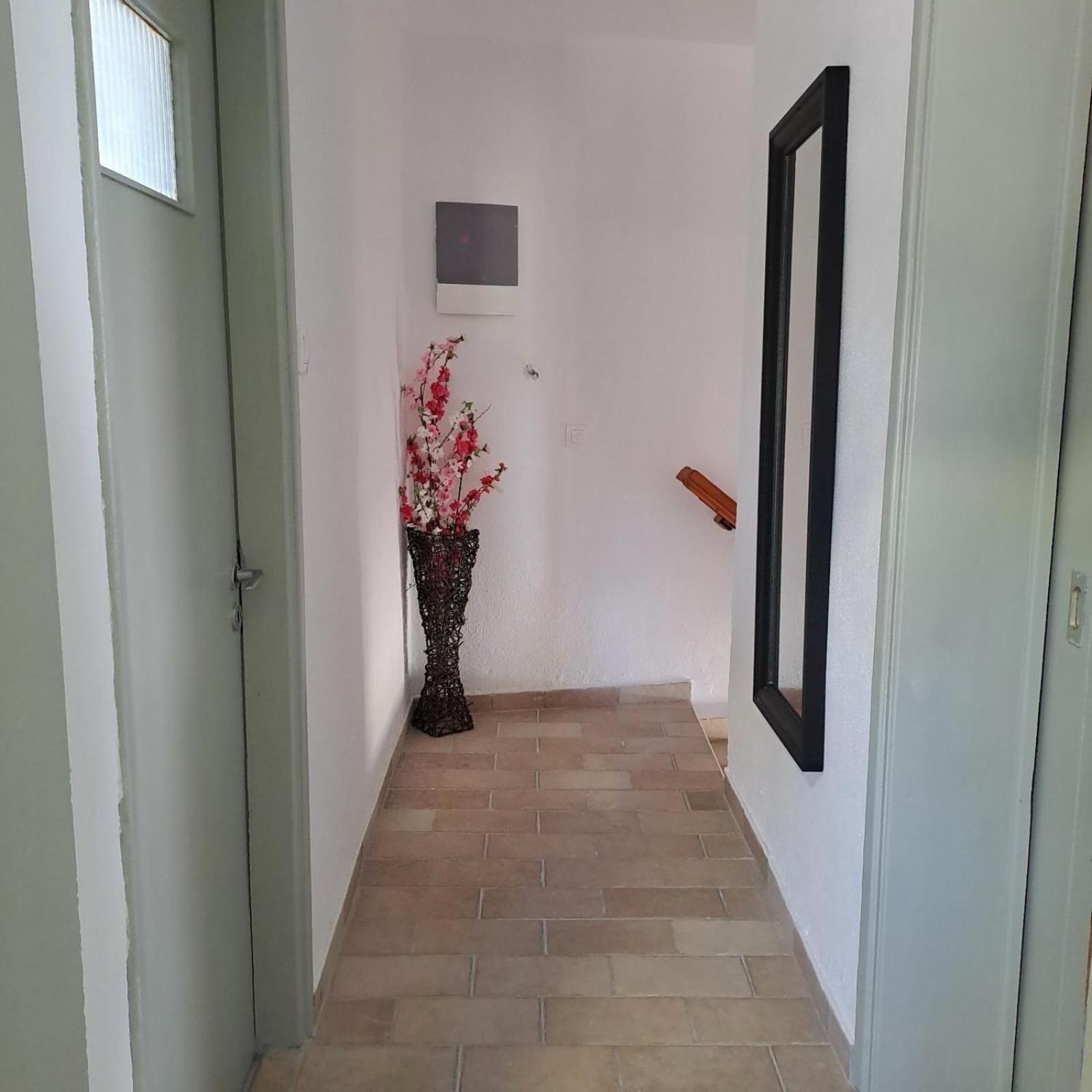 Makri Square Apartment Екстериор снимка