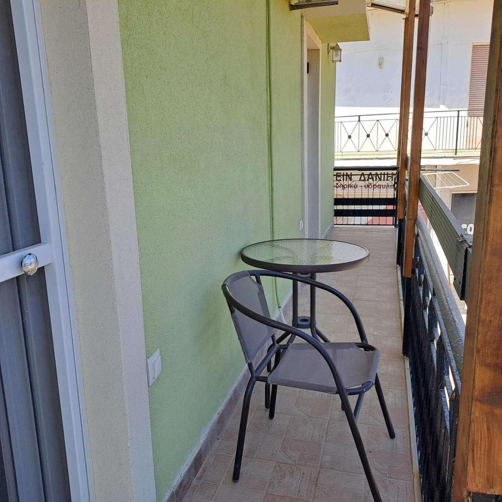 Makri Square Apartment Екстериор снимка