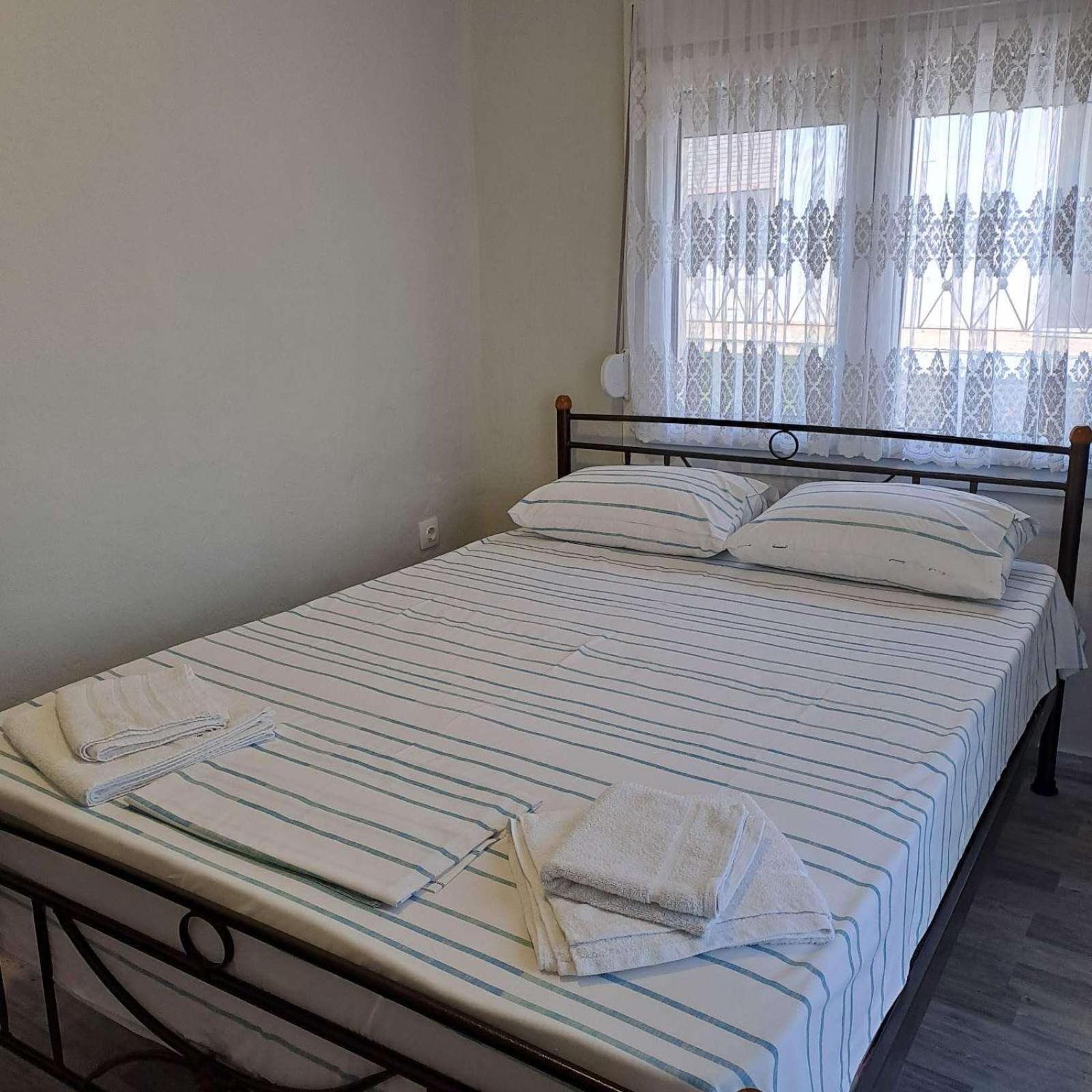 Makri Square Apartment Екстериор снимка